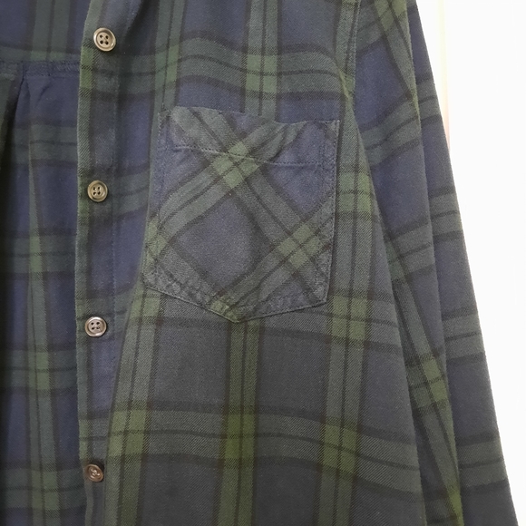 Cute Old Navy Classic Flannel - Picture 4 of 6